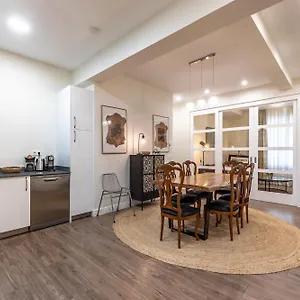 Homeloving Centre With Parking Appartamento